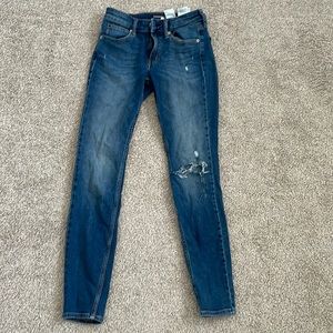 Calvin Klein Skinny Jeans (25x30)